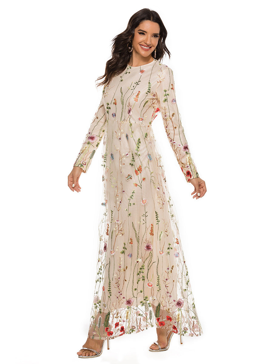 Long embroidery dress in Organza