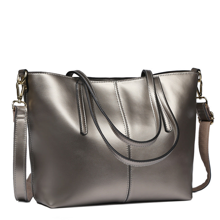Mid Size Shoulder Bag in Calf Leather