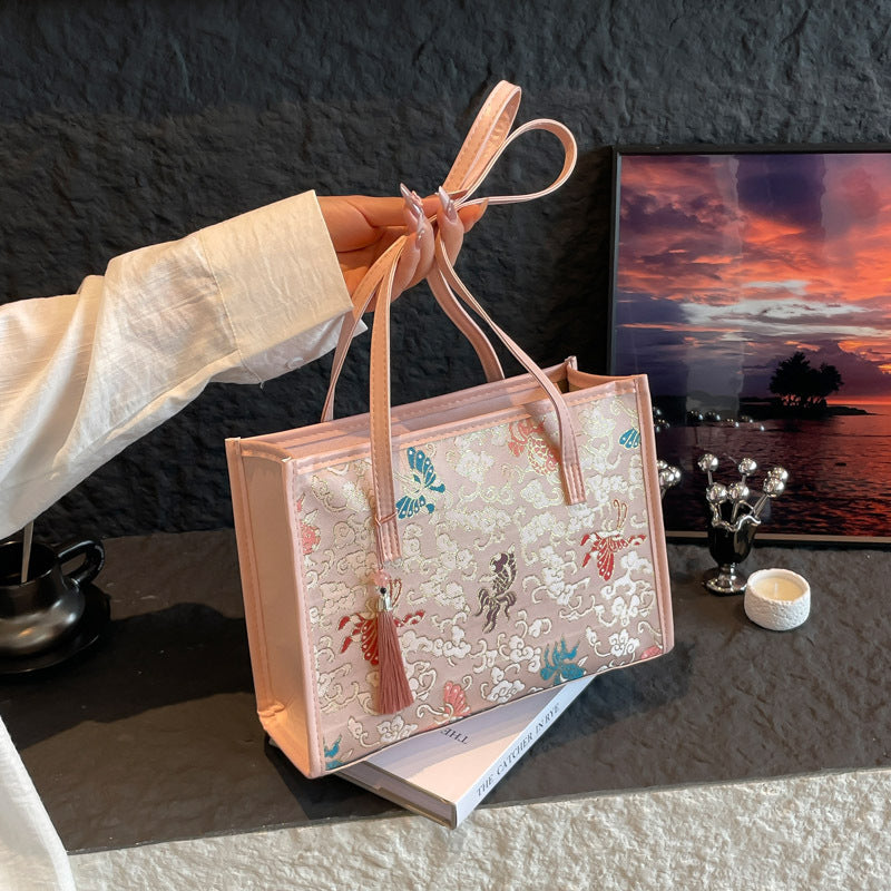 A Versatile Large-Tote Bag