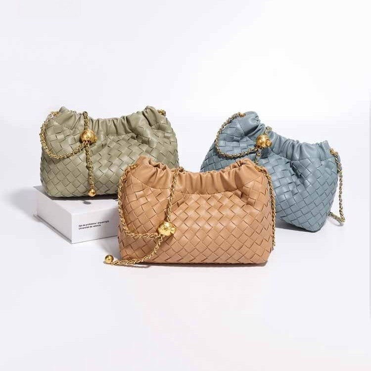 Cloud-shaped Woven Crossbody Bag