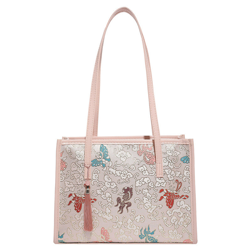 A Versatile Large-Tote Bag