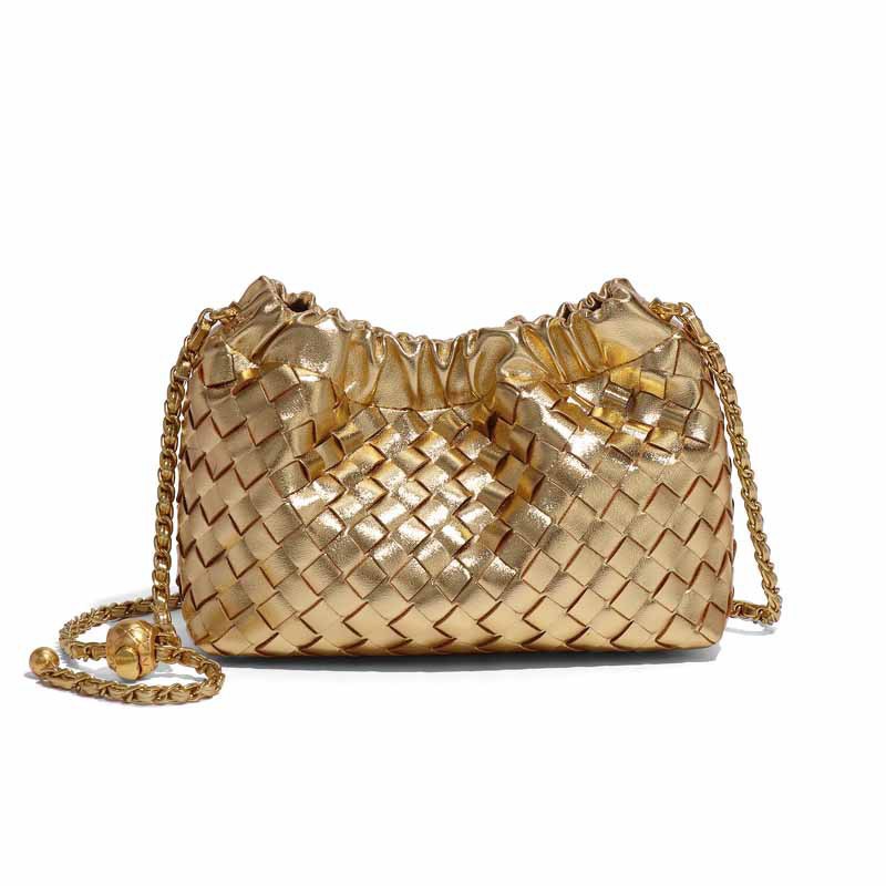 Cloud-shaped Woven Crossbody Bag