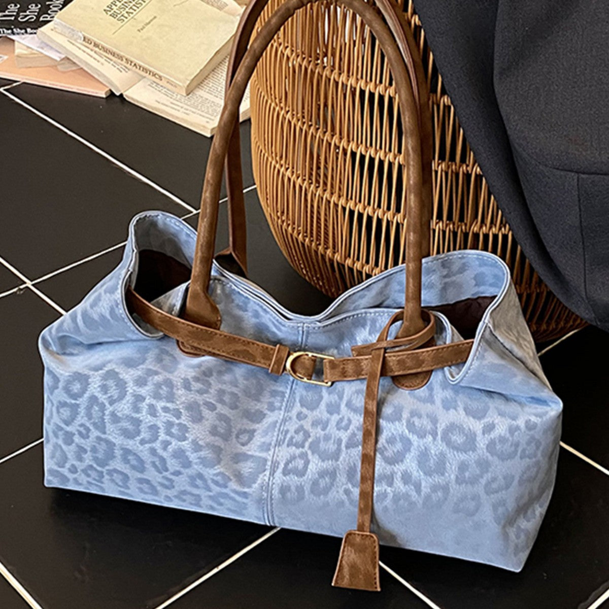 Leopard-print  Versatile Shoulder Bag