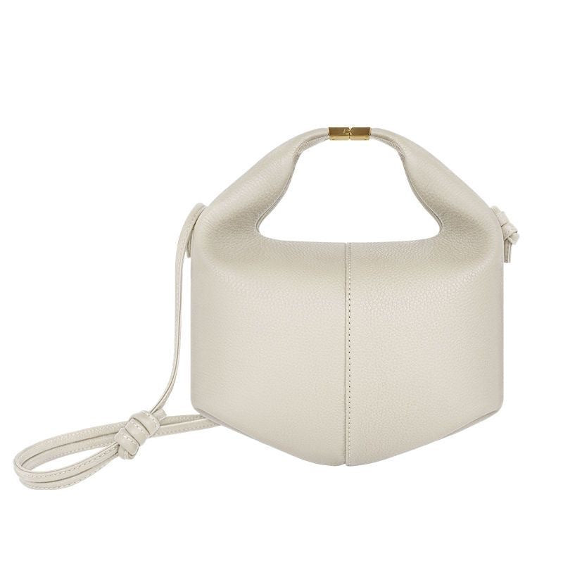 Versatile Shoulder Bag in Calf Leather