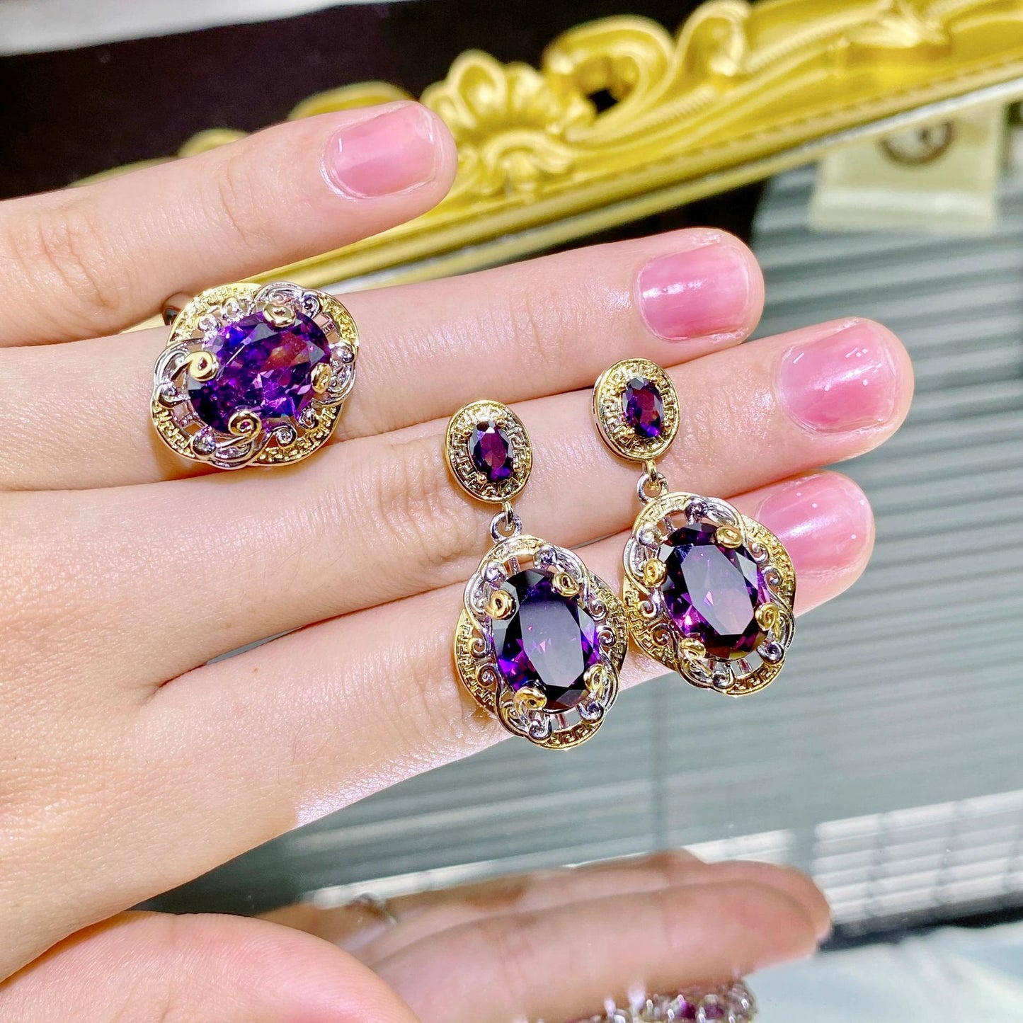 Double Color Gold Amethyst Carved Gold Craft Purple Suit