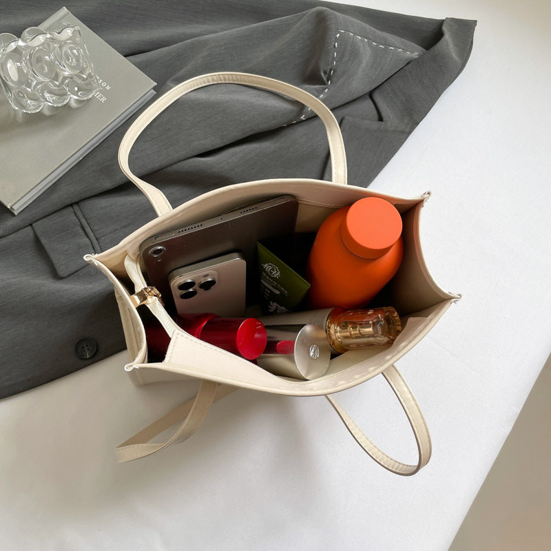 A Versatile Large-Tote Bag